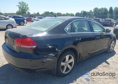 2015 Volkswagen Passat 1.8T Limited Edition z USA, uszkodzony, nr VIN 1VWAS7A38FC079728